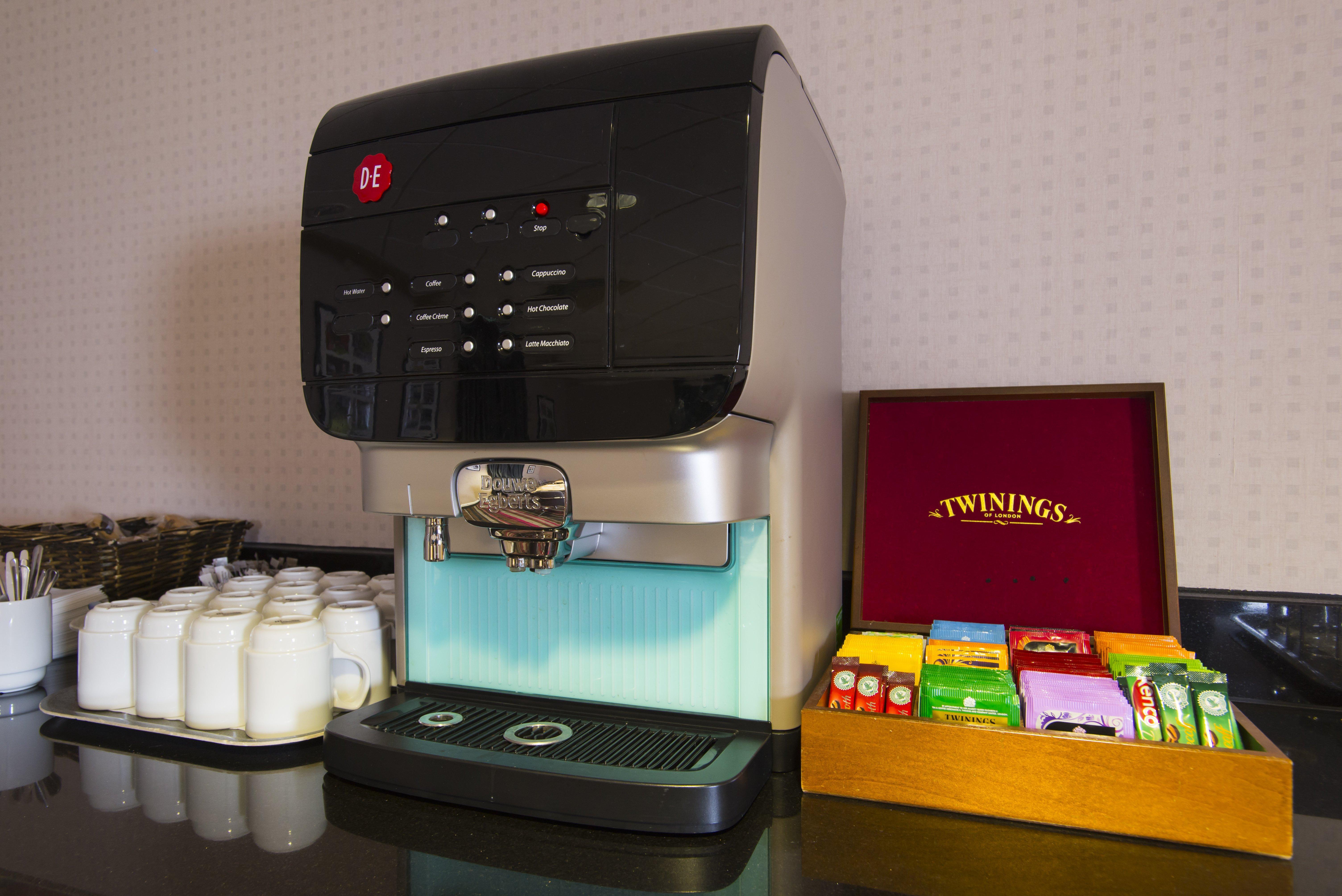 Holiday Inn Express London - Epsom Downs By Ihg Bagian luar foto